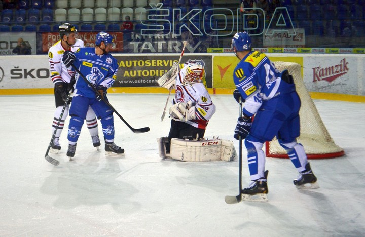 Rozhodli fanúšikovia, zápas kamzíkov proti baranom v televízii